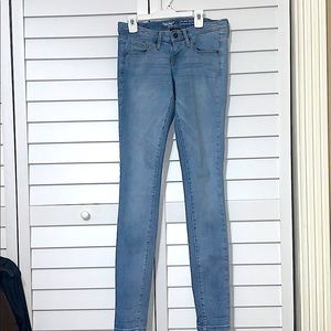 Low rise skinny jeans